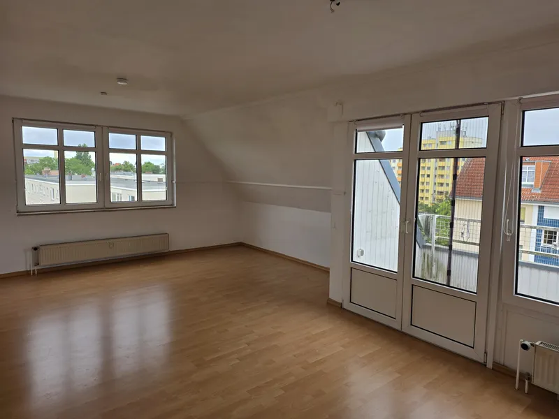 Exklusive, modernisierte 3-Raum-Terrassenwohnung mit geh. Innenausstattung mit Balkon und EBK — photo 1